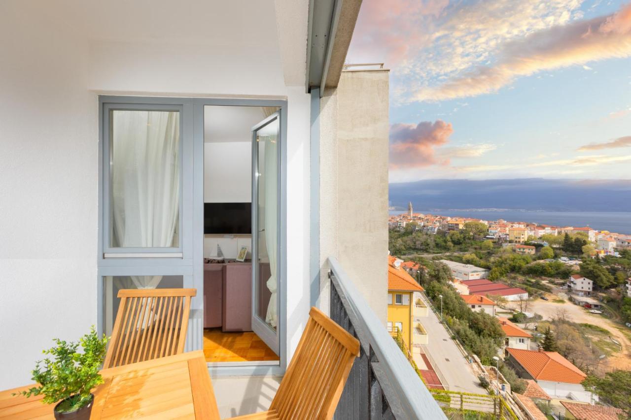 Apartman Leona Apartment Vrbnik Bagian luar foto