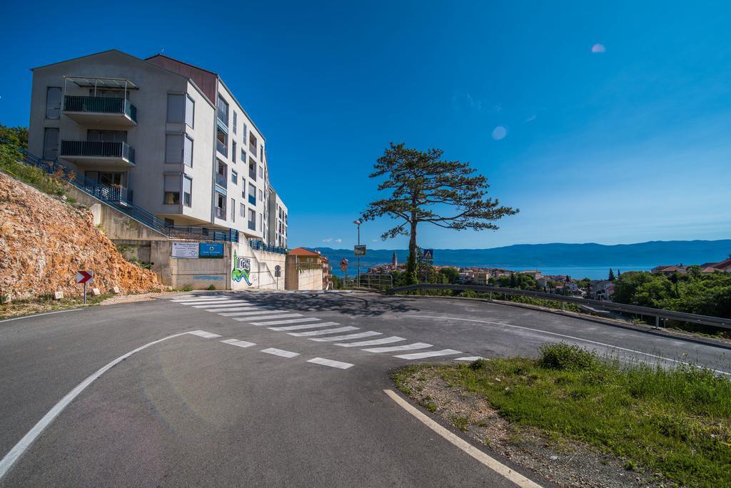 Apartman Leona Apartment Vrbnik Bagian luar foto